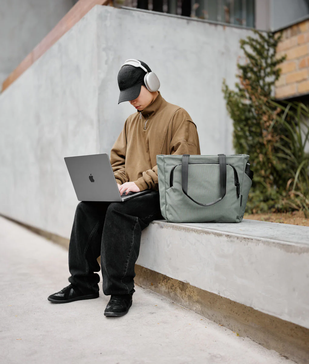 Bravo Tote V1