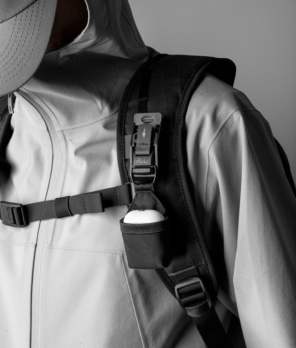 402-hub-earbuds-pouch-2.jpg HUB Earbuds Pouch