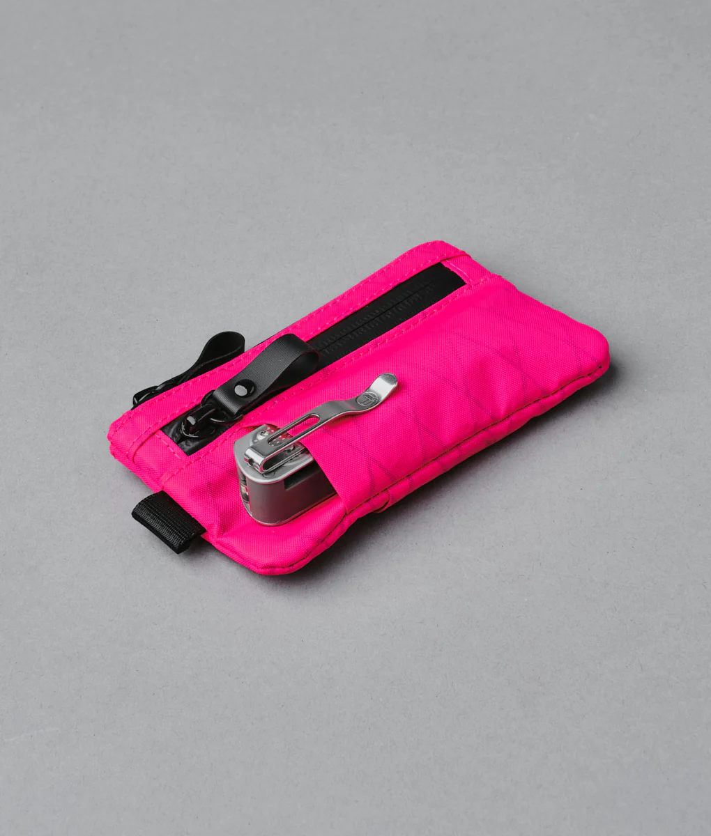 78-zip-pouch-pro-hot-pink-rvx20-2.webp Zip Pouch Pro - Hot Pink RVX20